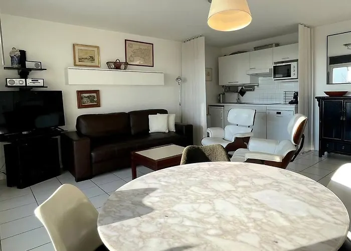 Bord De ・le Rivage・ Пирьяк-Сюр-Мер